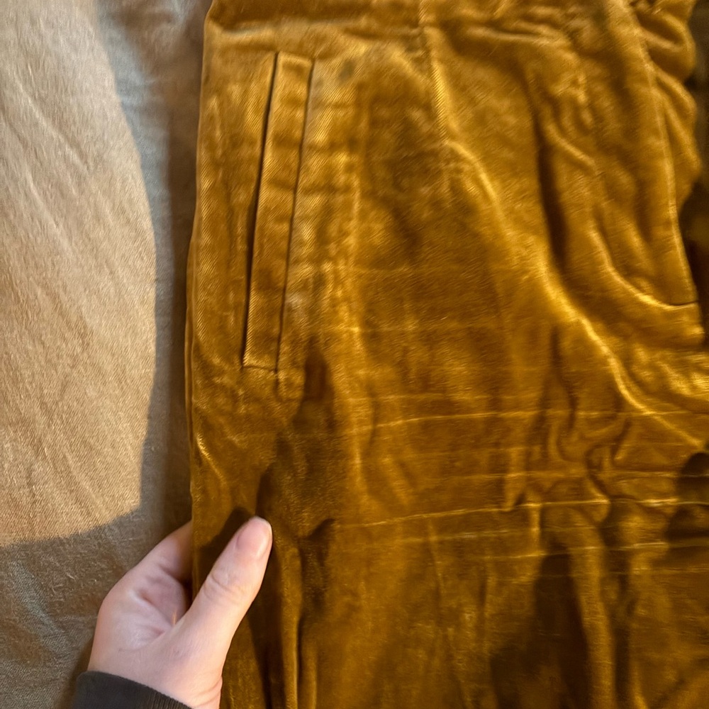 Elegant Gold Velvet Women's trousers - Picture 6 of 7